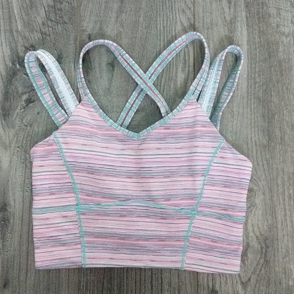 Lululemon sports bra- size 2 - Picture 1 of 4